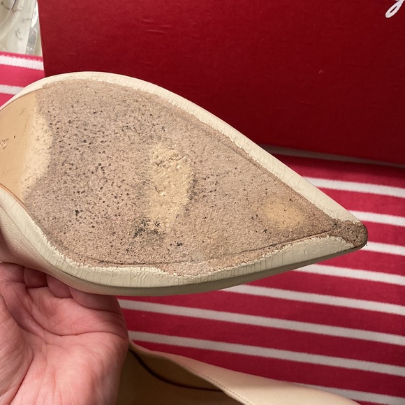 Salvatore Ferragamo Pointed Toe Classic Low Pumps - Picture 9 of 11